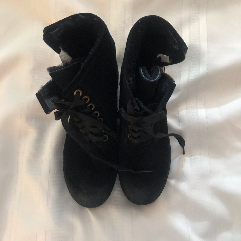 Black Sheepskin Boots ~10